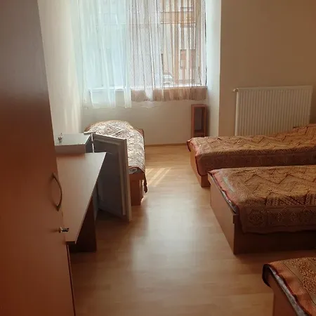 Oreg Udvarhaz Vandrerhjem Rajka